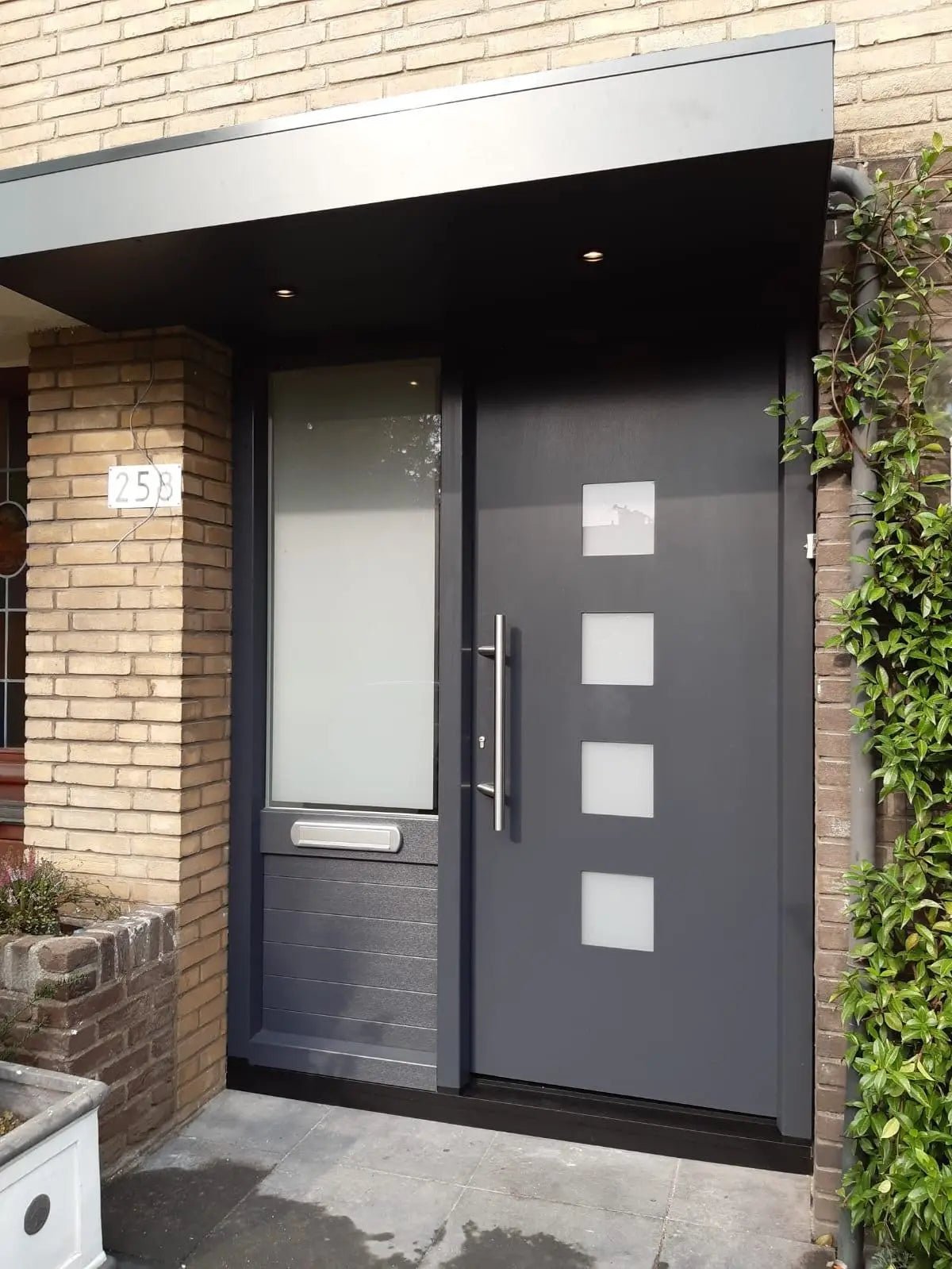 Luxury Style Commercial Store Front Door Custom 4mm Thermal Break Aluminum Entry Doors with Smart Lock Pivot Entrance Door - My Store